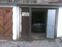 překvapení v garáži